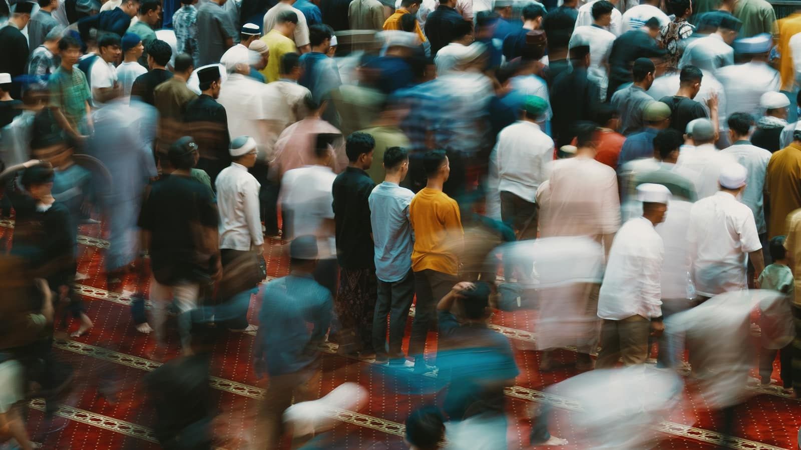 مجتمع شبابي داعم ومستمر
